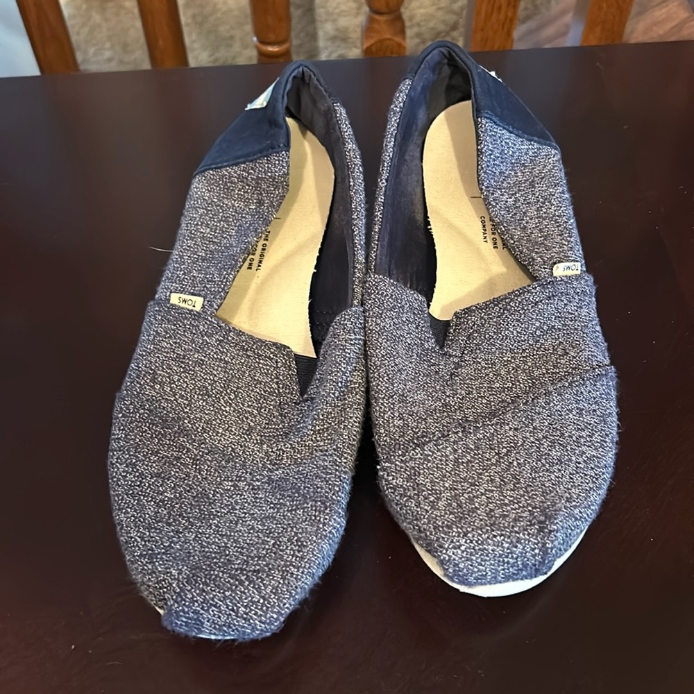 Gently used Navy Heather Toms